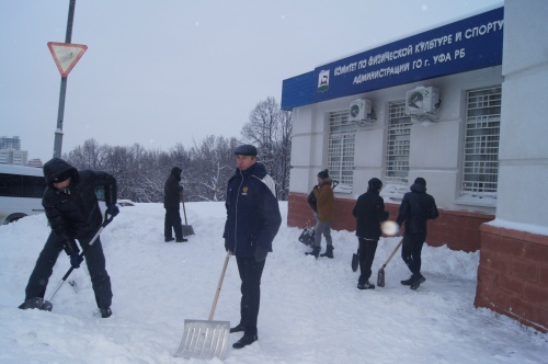 Спорткомитетом организована очистка от снега спортивных объектов