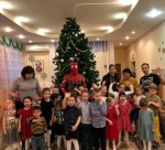 Посетили детский дом и подарили детям праздник