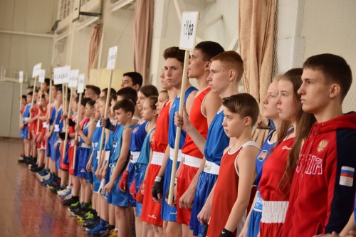 В спортивной школе № 28 состоялось торжественное открытие турнира по боксу Калининского района
