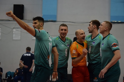 Волейбольный клуб «Урал» одержал уверенную победу над действующим чемпионом России